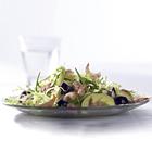 Avocadosalade met peultjes en Hollandse garnalen