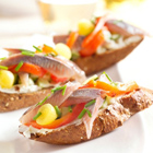 Bruschetta met haring en paprika