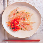 Carpaccio van zeebaars met misosaus met wasabi