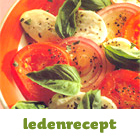 Tomatensalade met mozzarella en basilicum