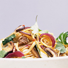 Bami met rundvlees, shii-take en paksoi