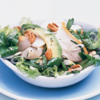 Groene salade met gerookte kip