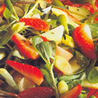 Postelein salade met appel en aardbeien