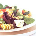 Pastasalade met feta en pompoen