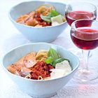 Pasta arrabbiata met gerookte makreel