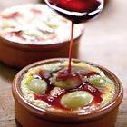 Clafoutis met witte druiven en siroop van rode wijn