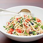 Vegetarische pasta met tomaat en rucola van Annabel Langbein