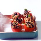 Gevulde tomaten met tonijn, kappertjes en olijven