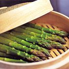 Gordon Ramsay: groene asperges met sinaasappelsaus