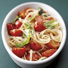 Linguine met tomaat en basilicum