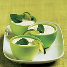 Gazpacho van komkommer met basilicum