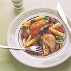 Penne met kip en kerstomaatjes van Tana Ramsay