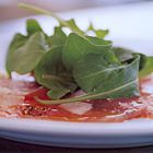 Carpaccio van tonijn met rucola en Parmezaanse kaas van Rick Stein
