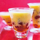 Nigella Lawson: mousse van witte chocolade en passievruchten