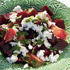 Bietensalade met rode grapefruit, geitenkaas en munt
