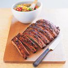 Spareribs met salade van gegrilde maïs