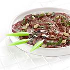 Carpaccio van runderhaas gevuld met pesto