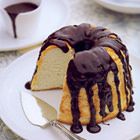 Luchtige tulband met chocoladesaus