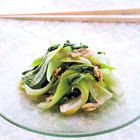 Paksoi en venusschelpjes in mosterddressing