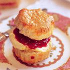 Scones met clotted cream en jam