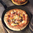 Jamie Oliver: pan pizza