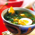 Indonesische spinaziesoep (sop bajem)