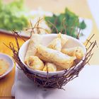 Vietnamese loempia's in sla gewikkeld