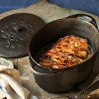 In de pan gebraden hert met jeneverbessen, sjalotten en bacon