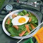 Spinaziesalade met gerookte zalm en gebakken ei