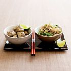 Tonijn met wasabi, sesamnoedels en peultjes