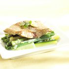 Meerval met boontjes, courgette en amandelen