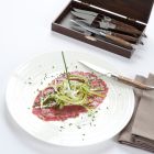 Carpaccio van ossenhaas met spaghetti van asperges