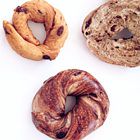 Bagels met rozijnen en kaneel