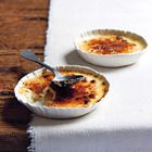 Crème brûlée met rozijnen en rum