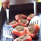Kort gegrilde zalm met pesto en olijfolie