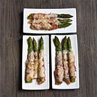 Groene asperges met gerookte ham en Parmezaanse kaas