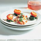 Rigatoni met geroosterde tomaat, chorizo en spinazie
