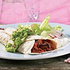 Mexicaanse wraps met biefstuk in pittige saus
