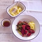 Bieten met skordalia (Griekse aardappelpuree)
