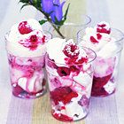 Frambozenmousse met meringues