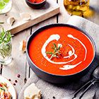 Rijke tomatensoep met pesto