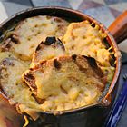 Uiensoep met cognac en kaastoast