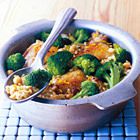 Pilav met kip, broccoli en kikkererwten