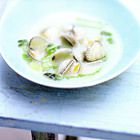 Aspergesoep met kokkels