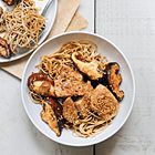 Noedels met tonijn met sesam en gebakken shiitake