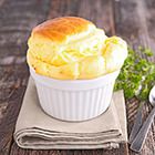 Kaassoufflé van geitenkaas en Parmezaan met bieslook