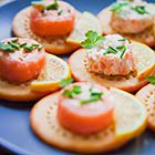 Zalmtartaar op toast