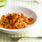 Tagliatelle met tomaten, venkel en paprika