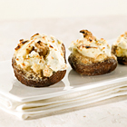 Gevulde champignons met roomkaas, lente-ui en sesamzaad