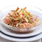 Salade met sperziebonen, kipfilet, garnalen en chili
